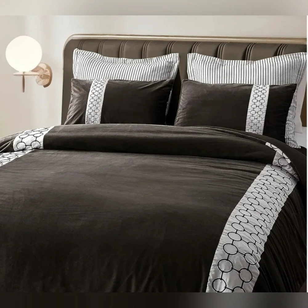 NIB Black Chocolate Velvet 3 Piece King Size Comforter Set​